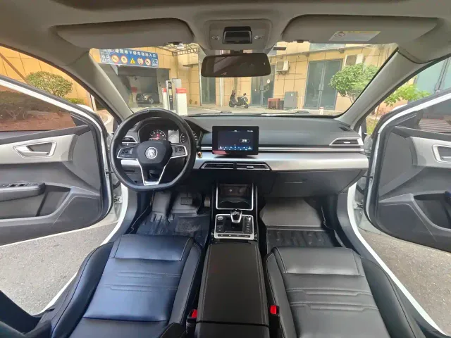 BYD Qin — Фото автомобиля 9