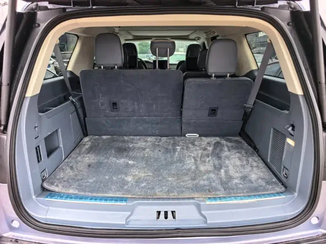 Lincoln Navigator — Фото автомобиля 7