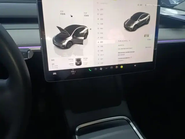Tesla Model Y — Фото автомобиля 12