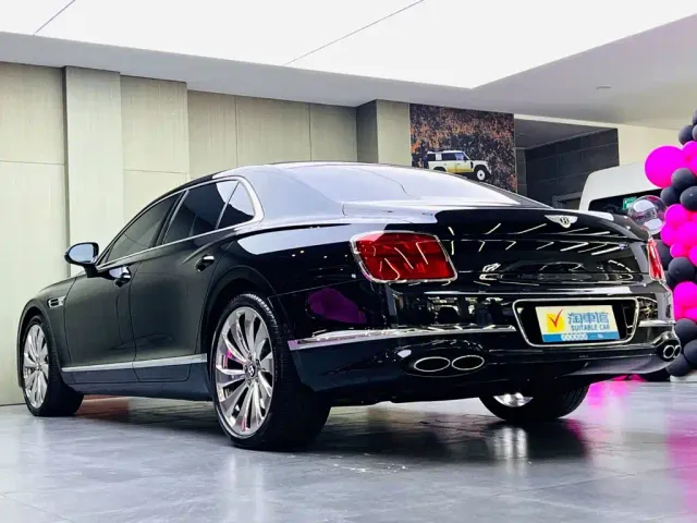 Bentley Flying Spur — Фото автомобиля 6