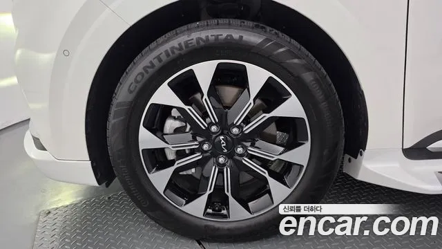 Kia Canival Carnival 4 поколение Бензин 7 мест Hi-Limousine — Фото автомобиля 4