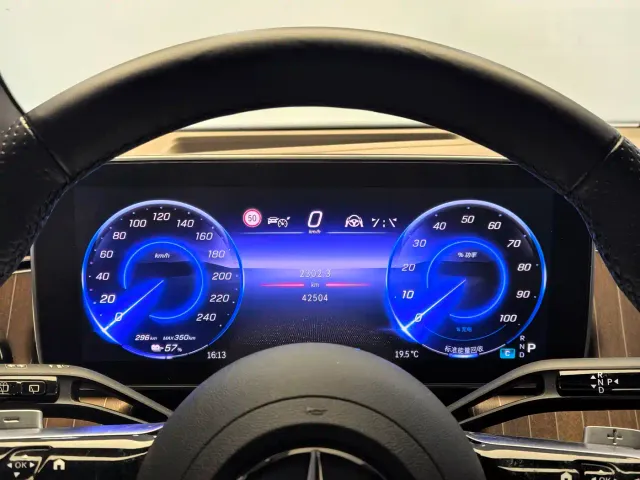 Mercedes-Benz EQE SUV — Фото автомобиля 17