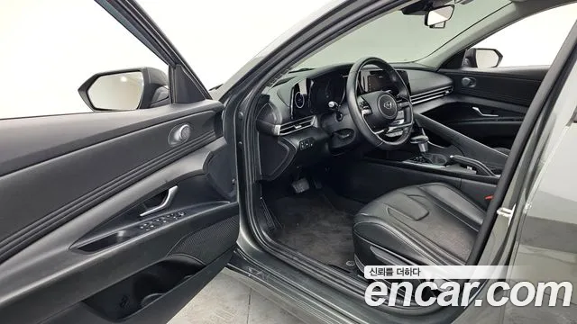 Hyundai AVANTE Avante (CN7) — Фото автомобиля 4