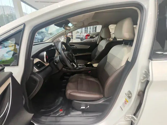 BYD Song MAX — Фото автомобиля 12