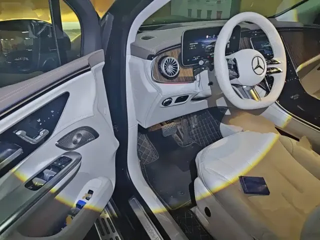 Mercedes-Benz Mercedes-Benz EQE SUV 2024 350 4MATIC Luxury Edition — Фото автомобиля 17