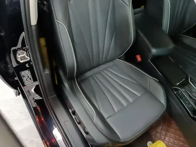 Volkswagen Passat — Фото автомобиля 24