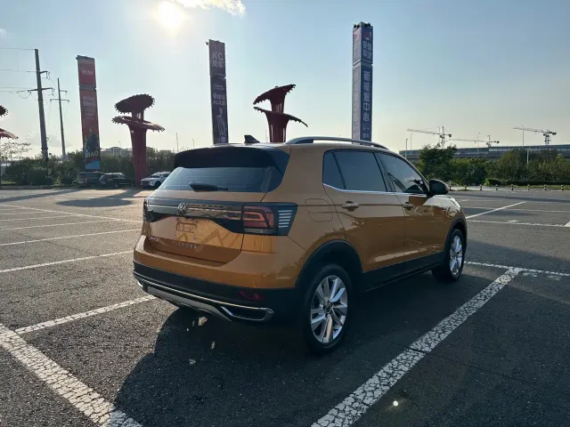 Volkswagen T-Cross — Фото автомобиля 9