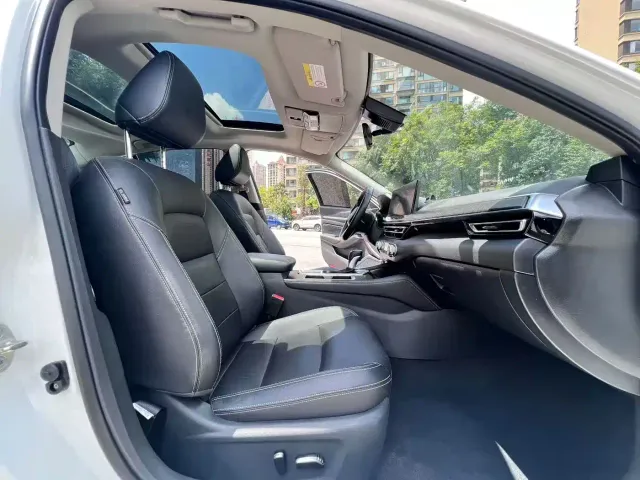 Nissan Teana — Фото автомобиля 6