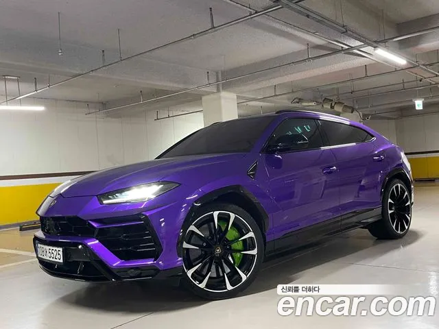 Фотография автомобиля — Lamborghini Urus