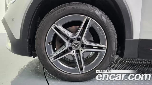 Mercedes-Benz GLB-Class — Фото автомобиля 5
