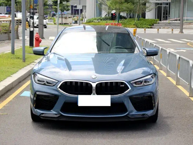 BMW M8 — Фото автомобиля 2