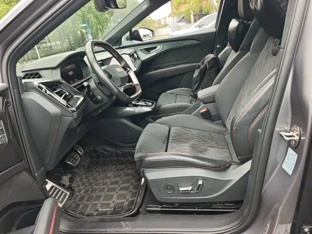 Audi Q5 e-tron — Фото автомобиля 19