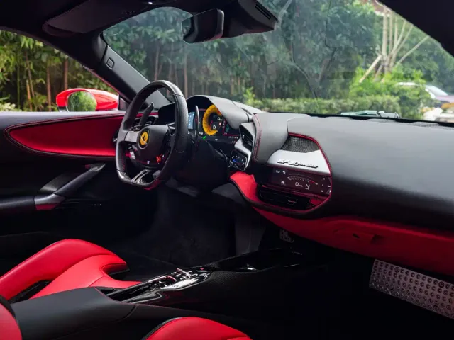 Ferrari SF90 — Фото автомобиля 15