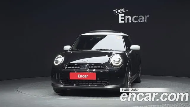 MINI Cooper Generation 4 — Фото автомобиля 3