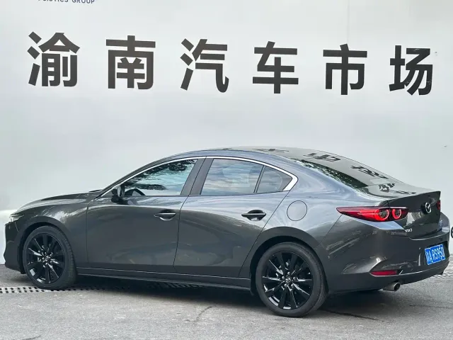 Mazda Axela — Фото автомобиля 5