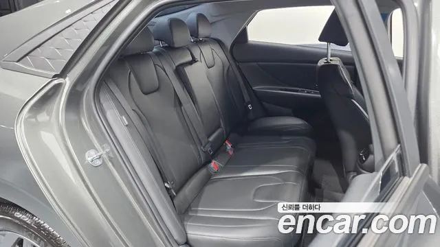 Hyundai Avante CN7 — Фото автомобиля 18