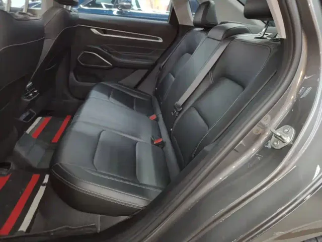 Geely Emgrand — Фото автомобиля 16