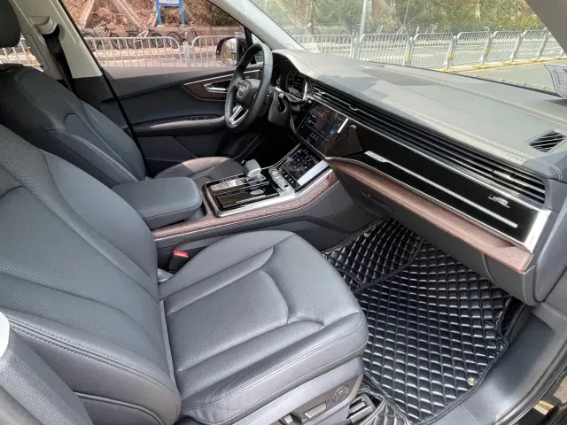Audi Q7 — Фото автомобиля 13