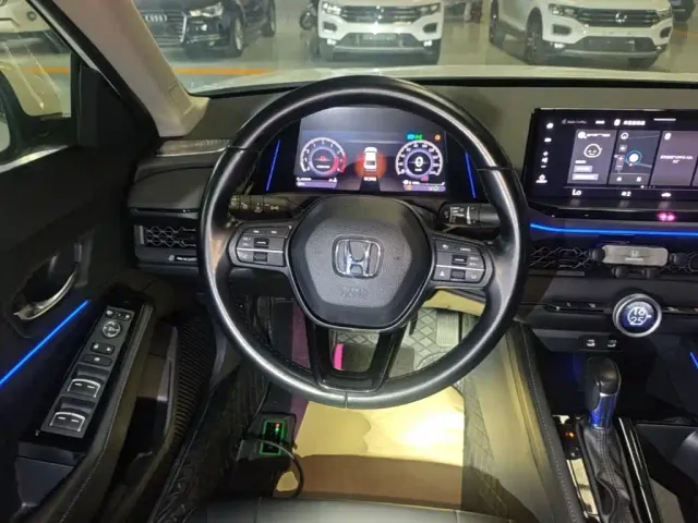 Honda Accord — Фото автомобиля 10