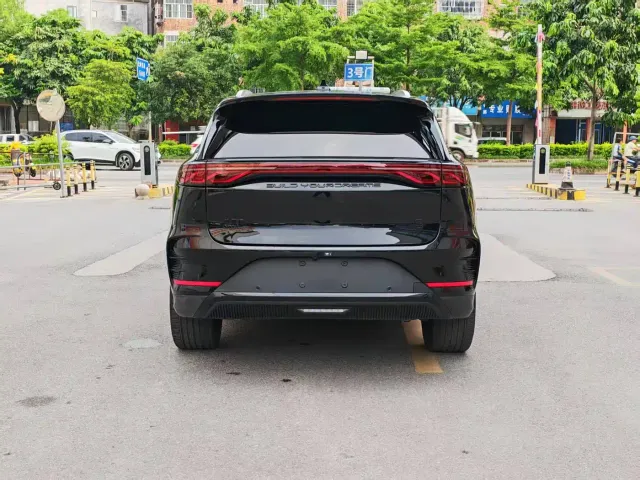 BYD Tang — Фото автомобиля 8