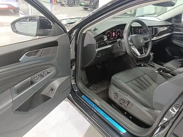 Volkswagen Passat — Фото автомобиля 15