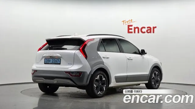 Kia Niro — Фото автомобиля 2