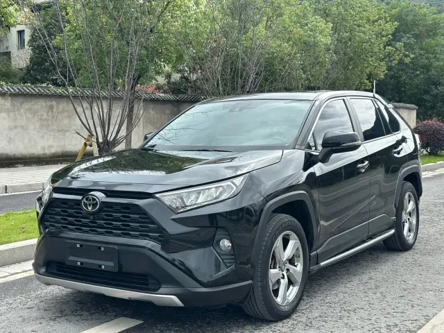 Фотография автомобиля — Toyota RAV4