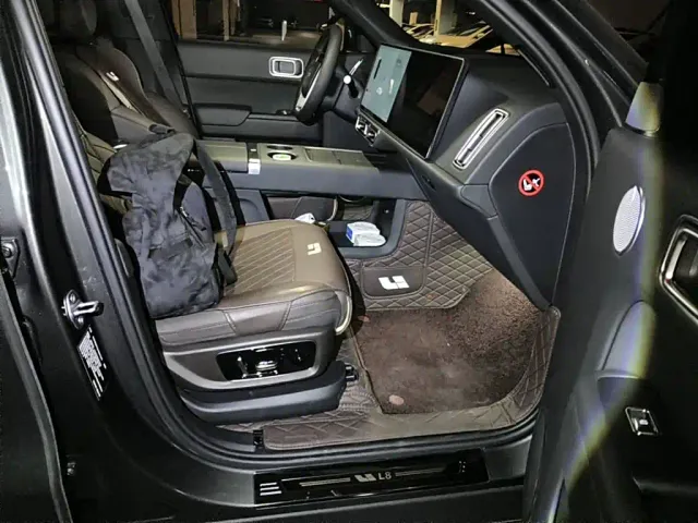 Li Auto L8 — Фото автомобиля 10