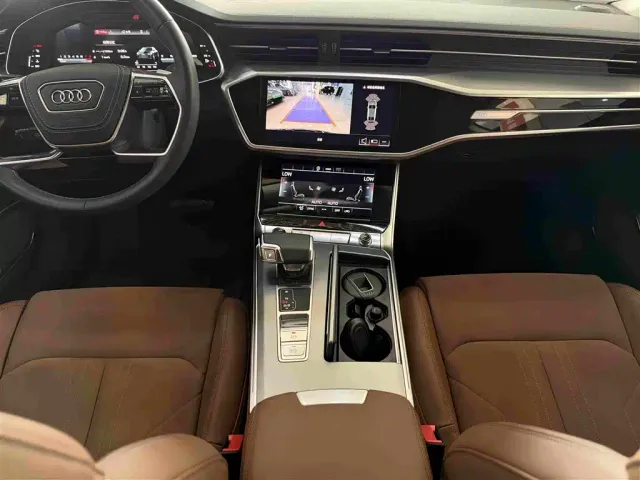 Audi A7L — Фото автомобиля 10