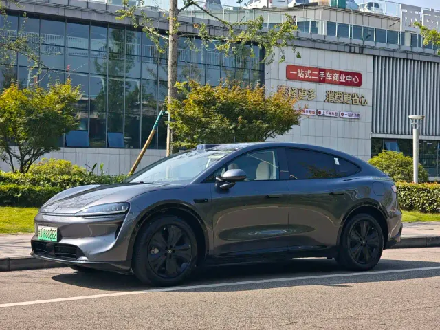 Luxeed R7 — Фото автомобиля 2