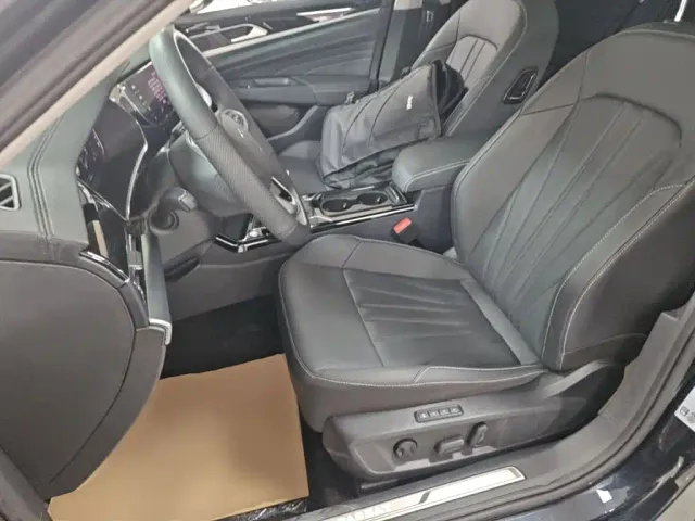 Volkswagen Passat — Фото автомобиля 14