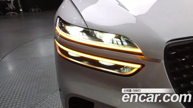 Genesis GV70 — Фото автомобиля 22