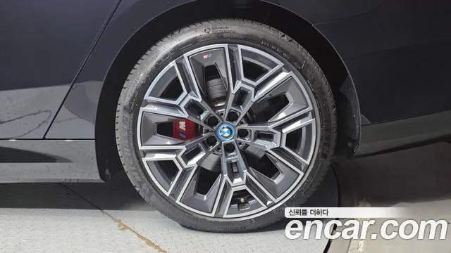 BMW i5 G60 — Фото автомобиля 6