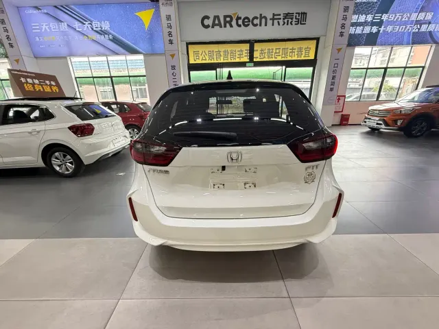 Honda Fit — Фото автомобиля 8