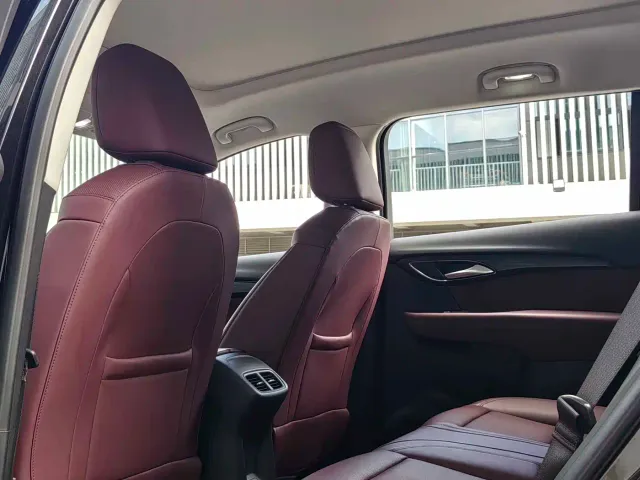 Buick Envision Plus — Фото автомобиля 13