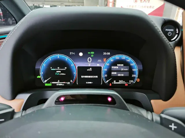 Toyota Alphard — Фото автомобиля 4