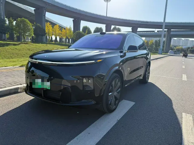 Фотография автомобиля — Li Auto L8