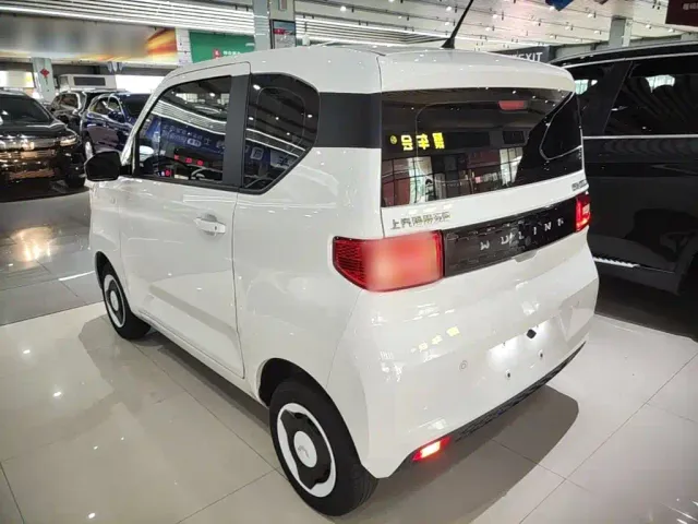 Wuling Hongguang Mini EV — Фото автомобиля 4