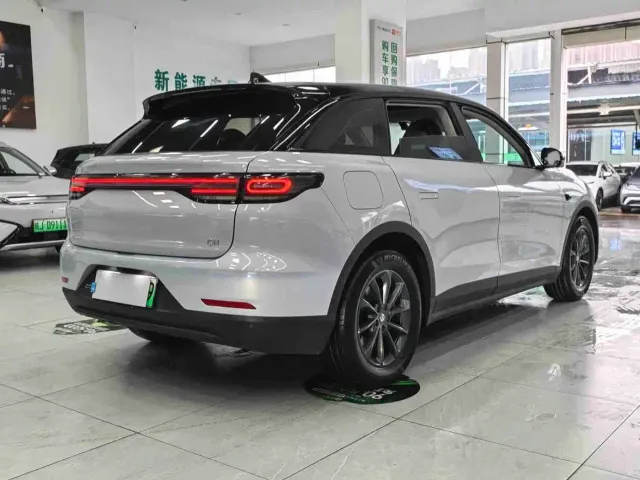 Leapmotor C11 — Фото автомобиля 13