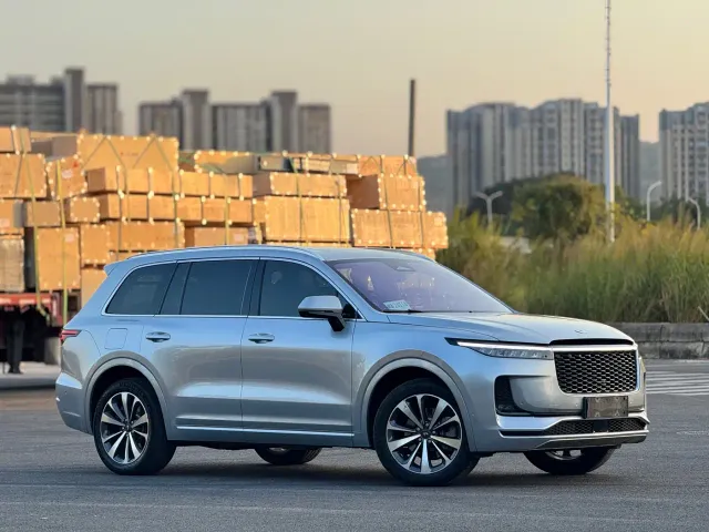 Li Auto ONE — Фото автомобиля 3