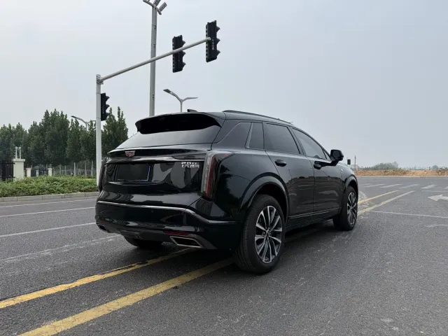 Cadillac XT5 — Фото автомобиля 11