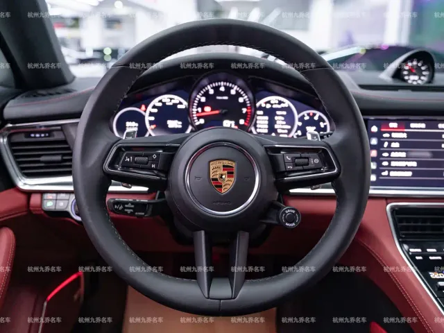Porsche Panamera — Фото автомобиля 18