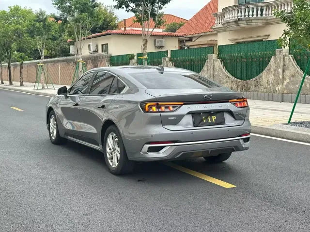 Ford Mondeo — Фото автомобиля 4