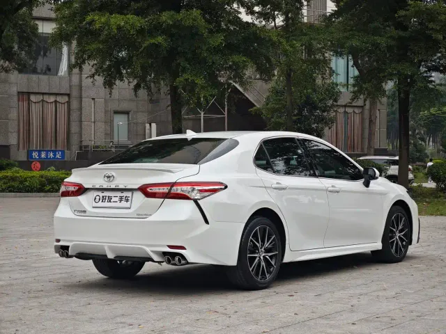 Toyota Camry — Фото автомобиля 5