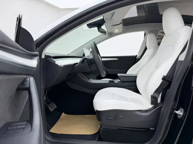 Tesla Model Y — Фото автомобиля 4