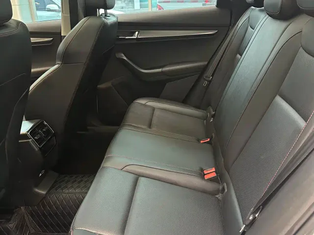 Skoda Karoq — Фото автомобиля 12
