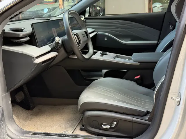 Geely Galaxy E8 — Фото автомобиля 4