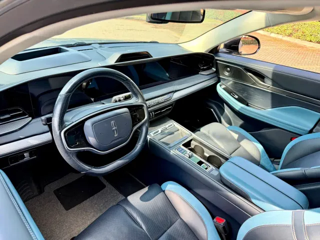 Lincoln Z — Фото автомобиля 10