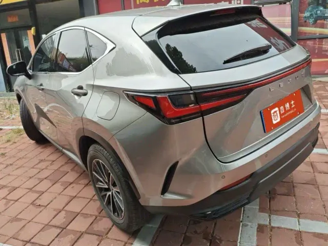 Lexus NX — Фото автомобиля 3