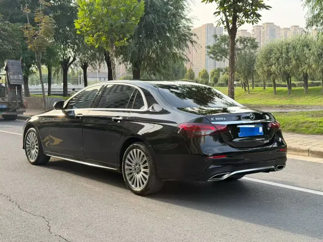 Mercedes-Benz E-Class — Фото автомобиля 7
